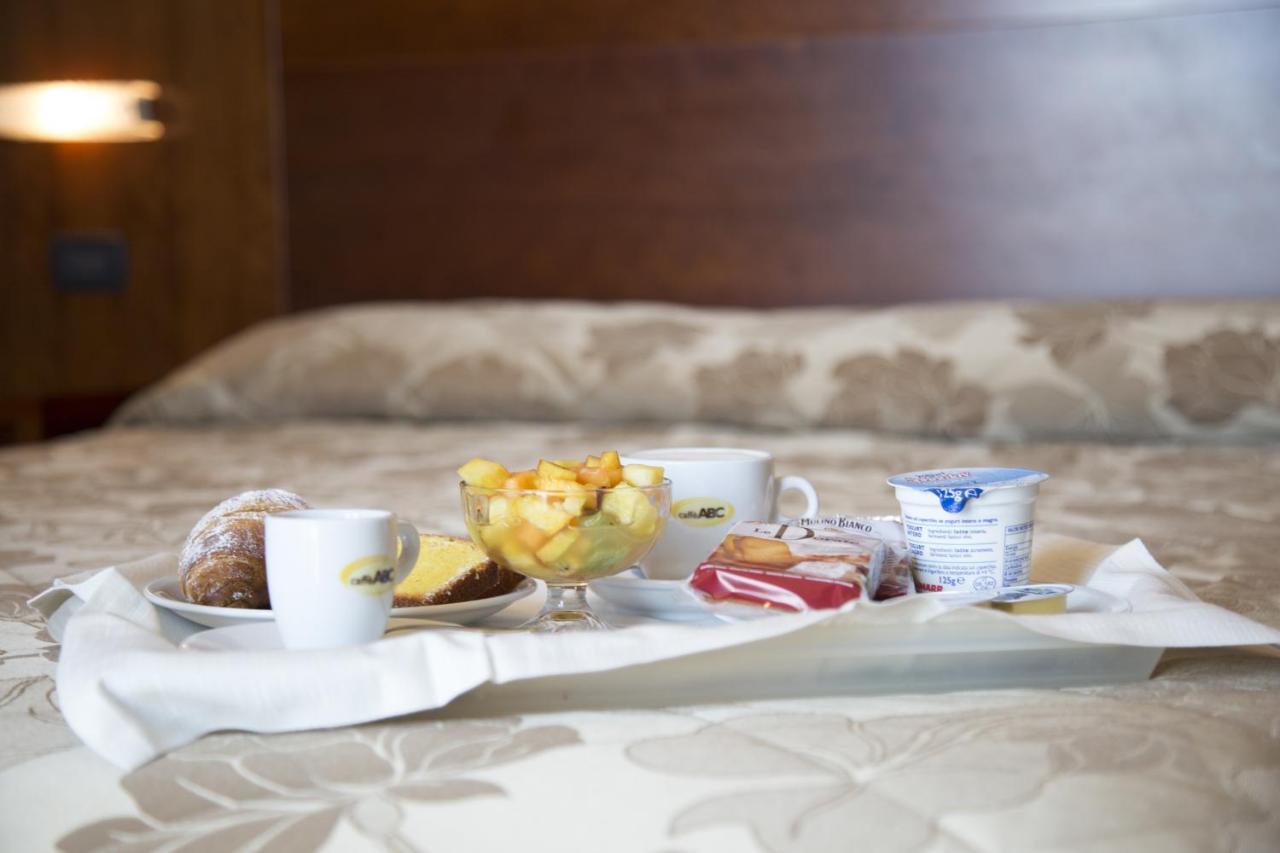 Hotel Metropole リミニ エクステリア 写真